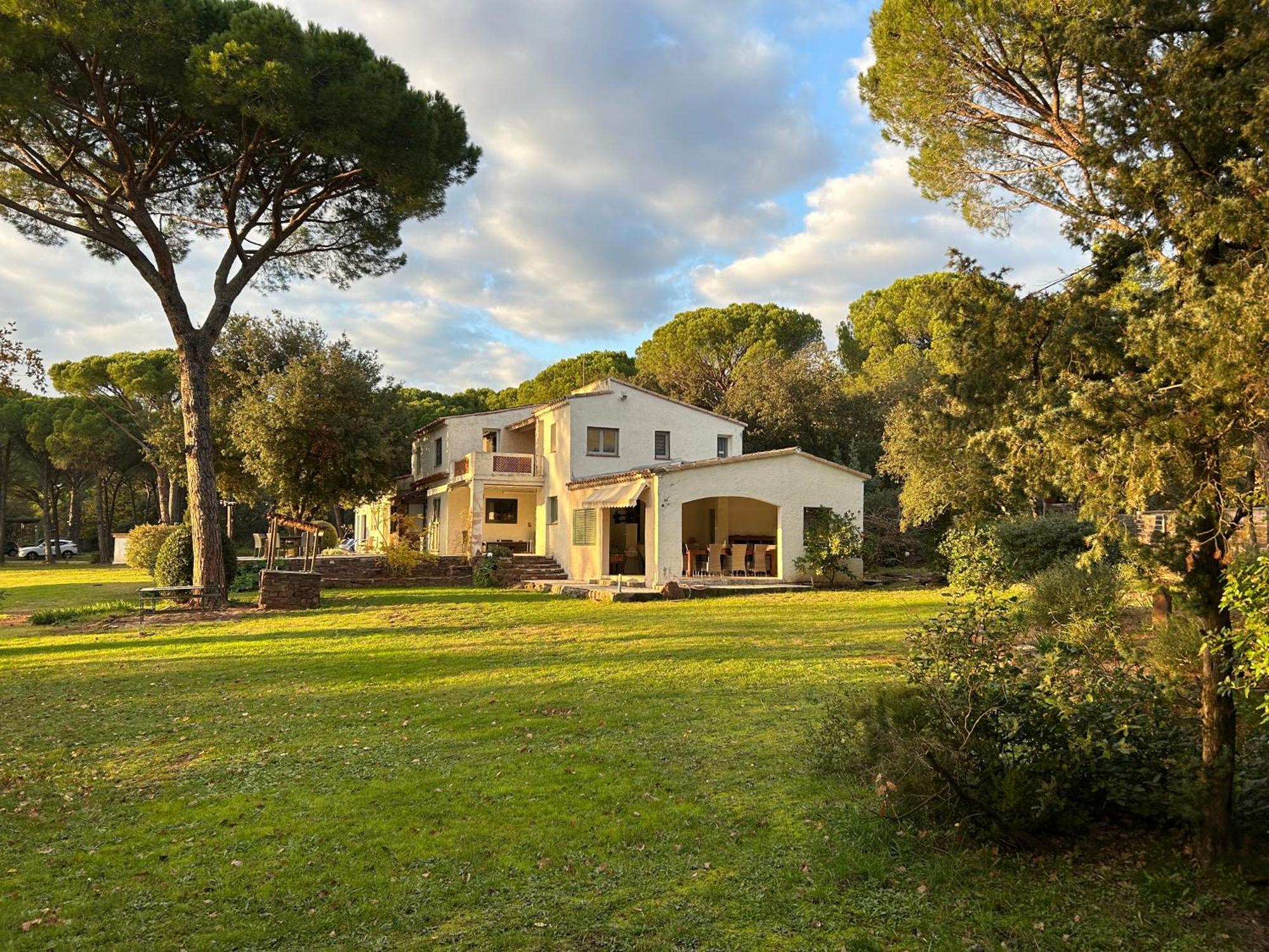 Résidence Gabrielle Le Cannet-des-Maures Esterno foto